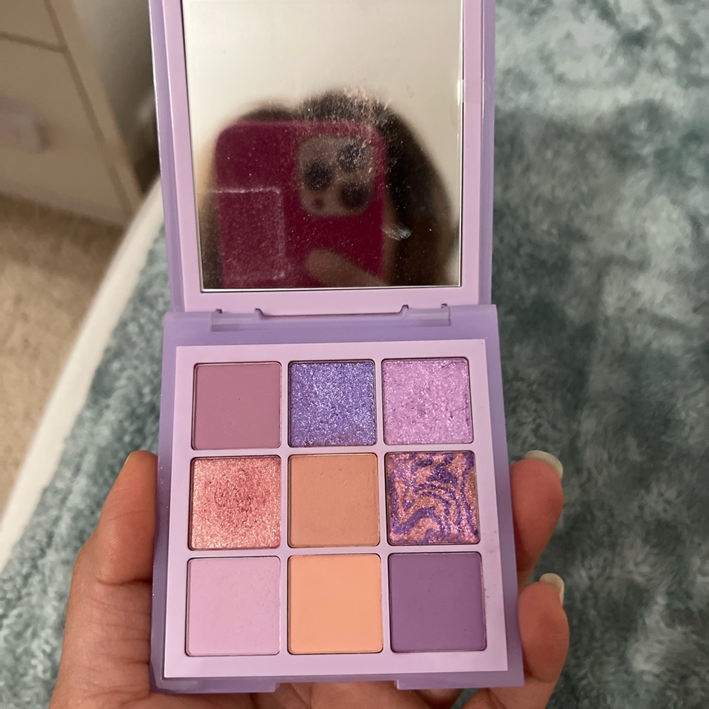 Huda beauty pastel lilac eyeshadow palette